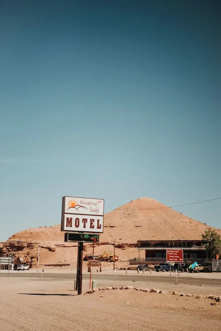 Whispering Sands Motel