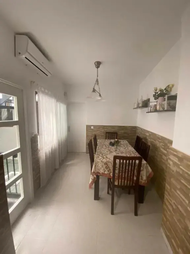 casa de pueblo con chimenea