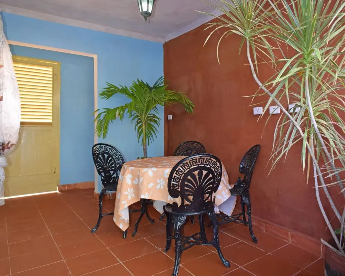 Fambyh YAL 80 Hostal Trinidad Cuba
