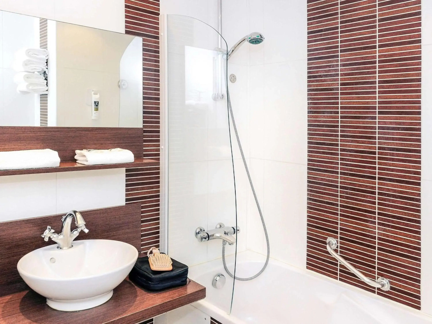 Mercure Omaha Beach Hotel