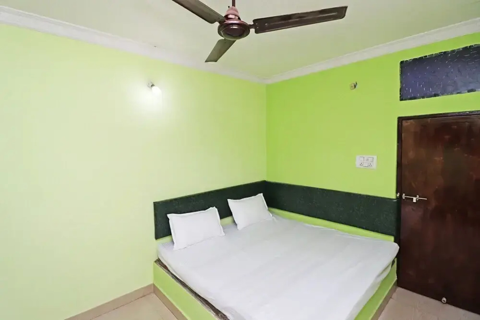 SPOT ON 37692 Hotel Shanky