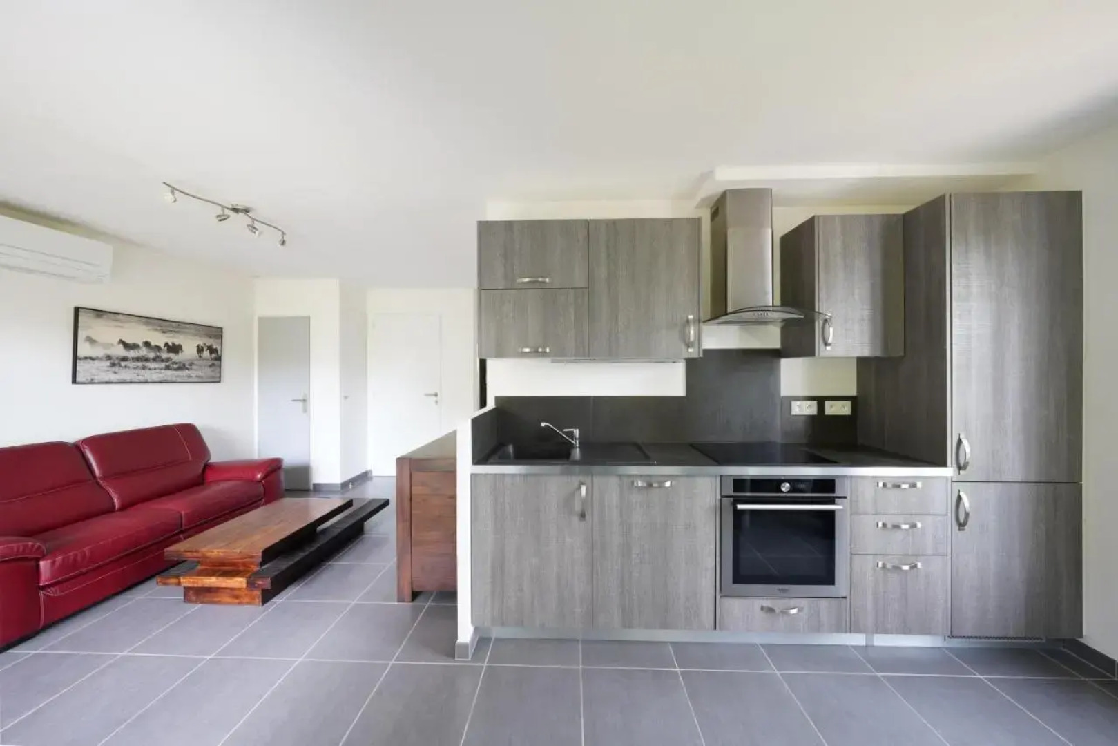 T2 40m2 Ollioules, la Nature, a 10 Mins Des Plages