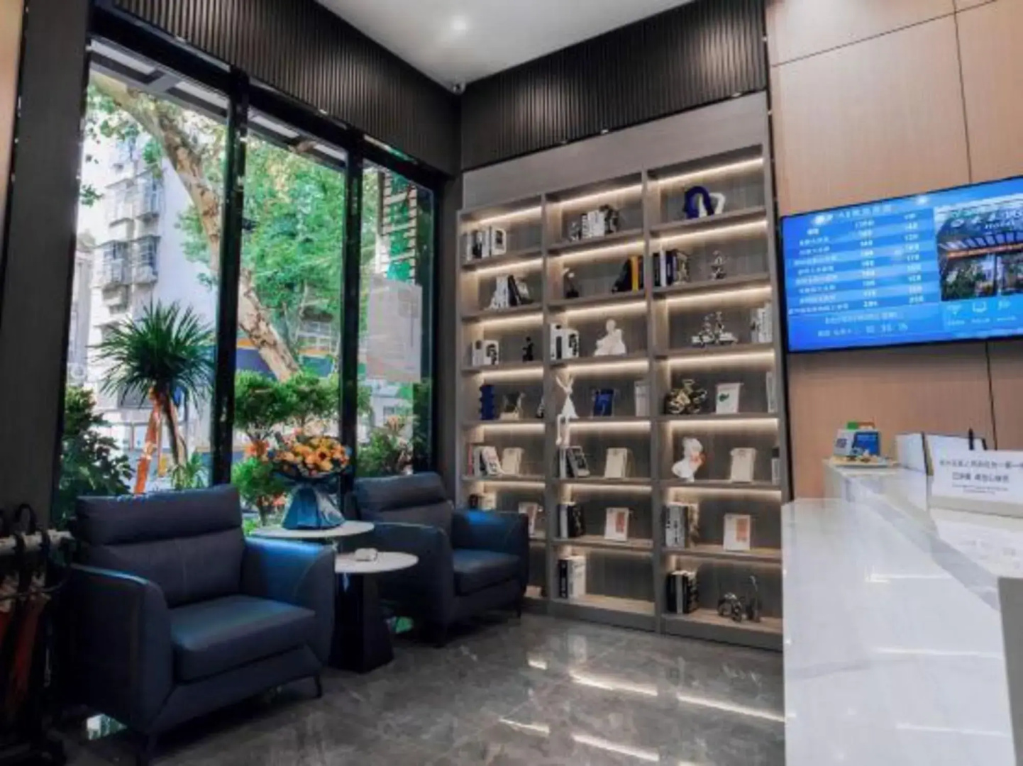 Huangshi Hotel 168