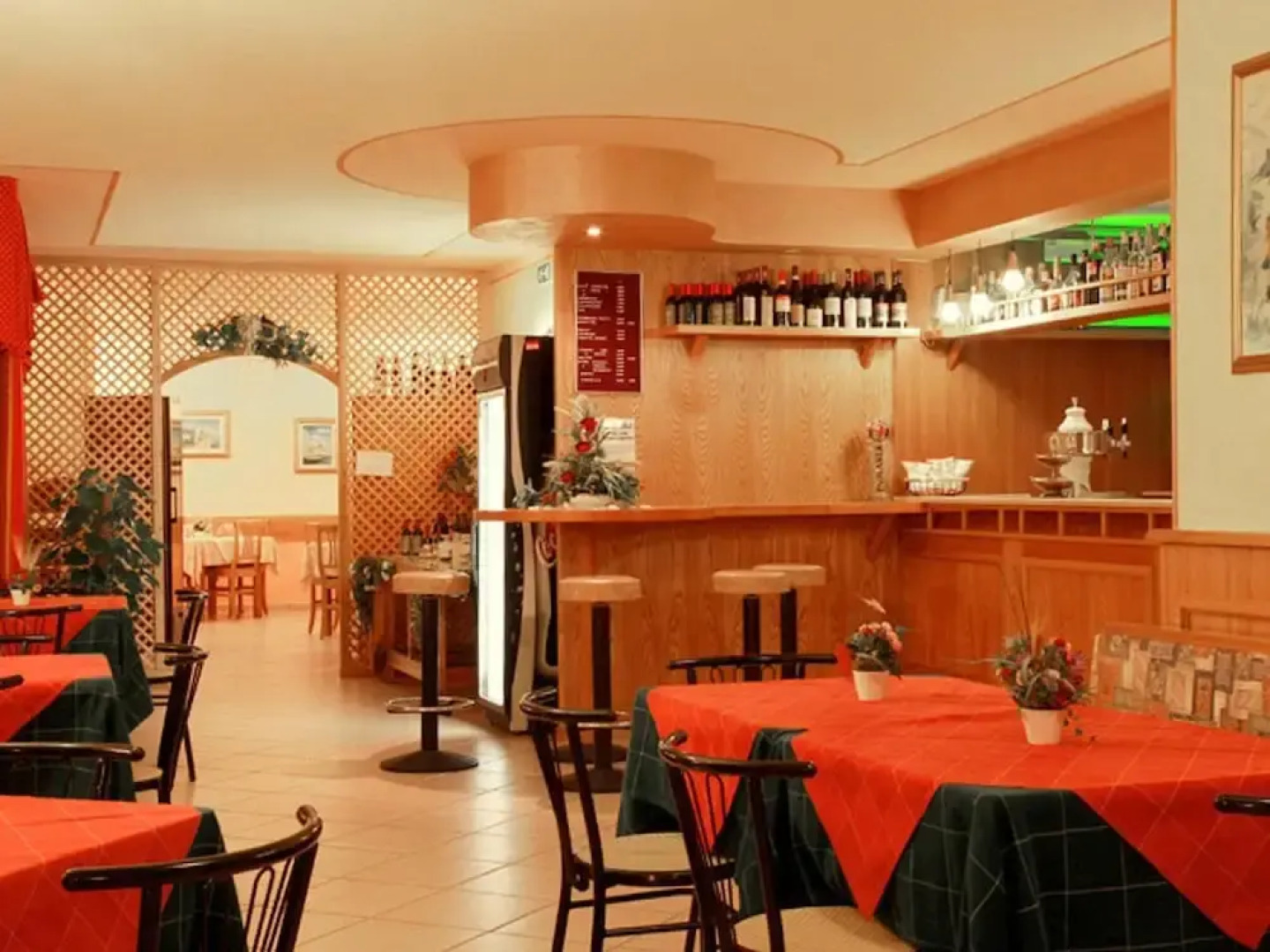 Lake Garda, Beautiful Residence Features Many Facilities