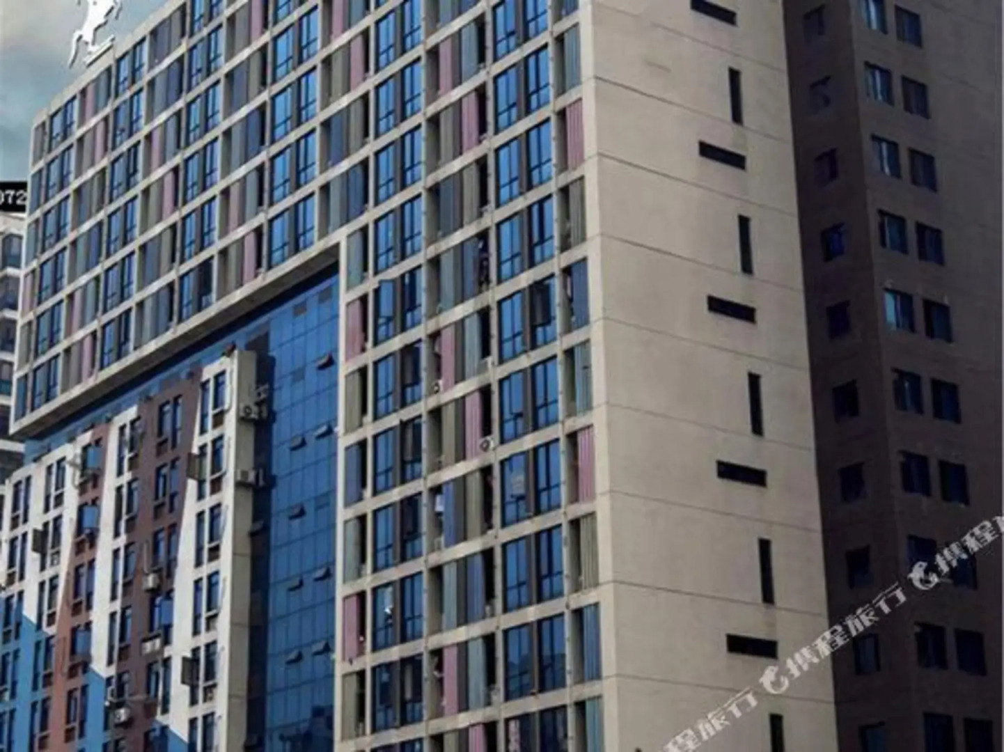 Huayue Apartment Hotel