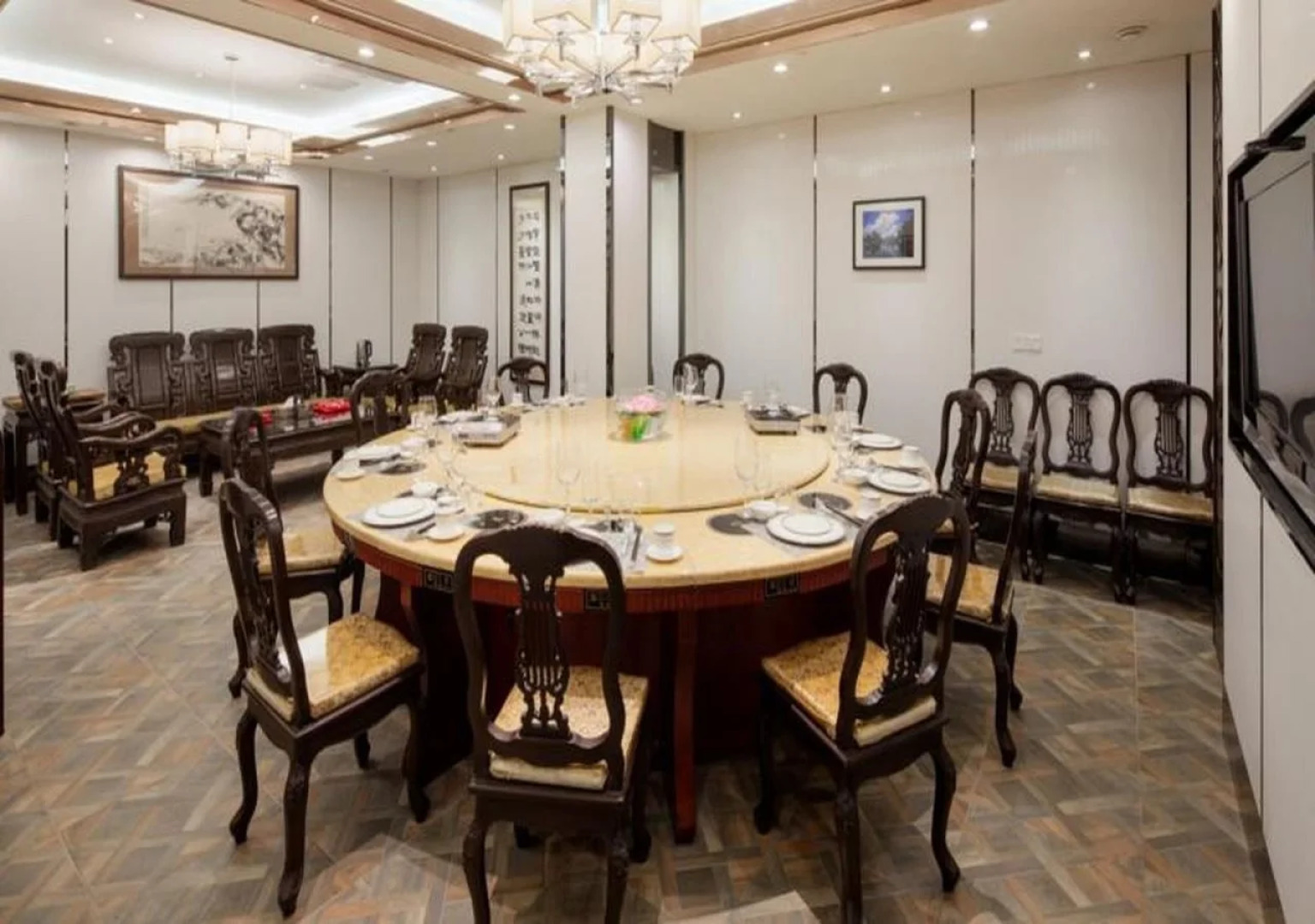 Elephant Trunk Hill Hotel