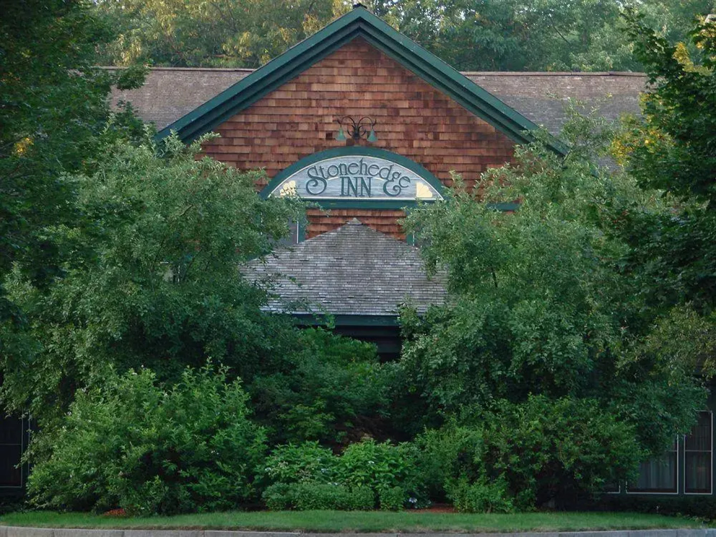 Chateau Merrimack Resort & Spa