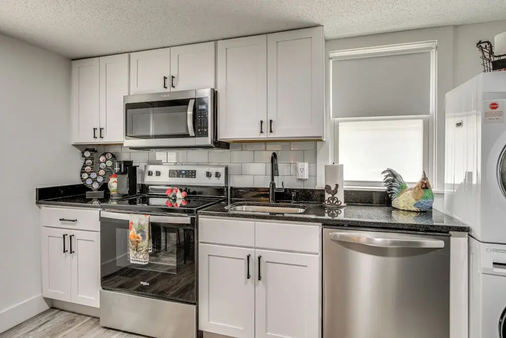 2 Mi to USC Campus: Peaceful Apartment w/ Yard