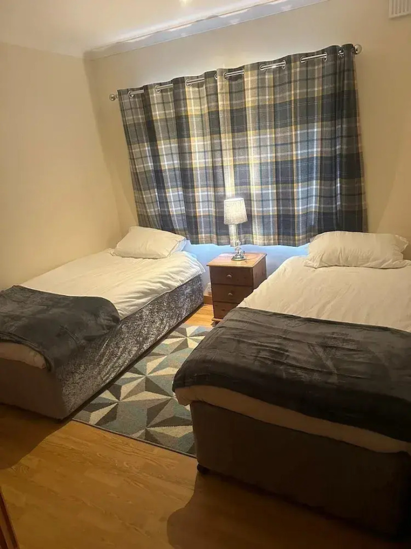 Captivating 5-bed Cottage With Private hot tub