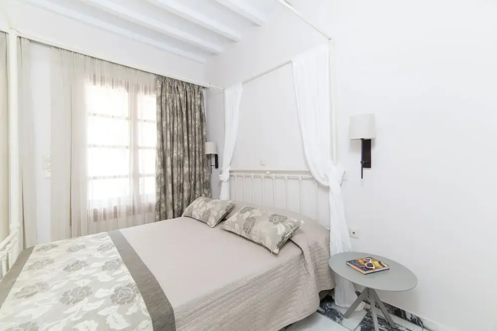 Agerino Studios & Apartments