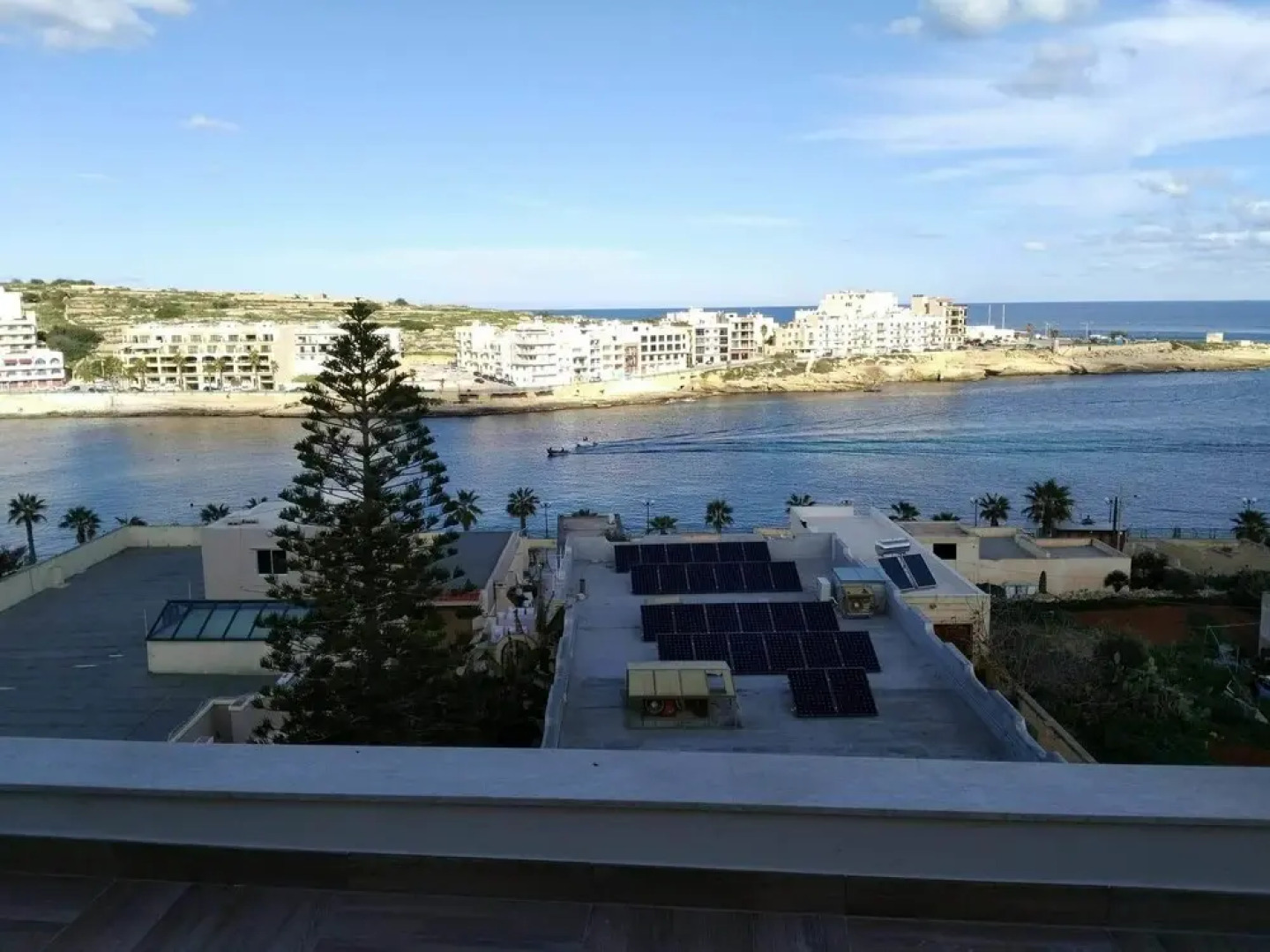 One - Seaview Apartment