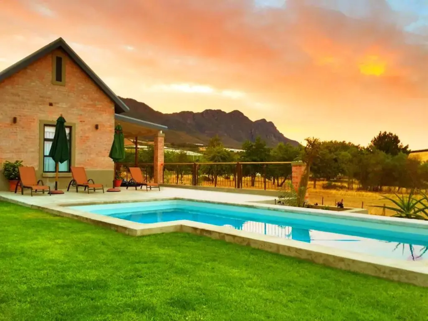 Vineyard Views Country House