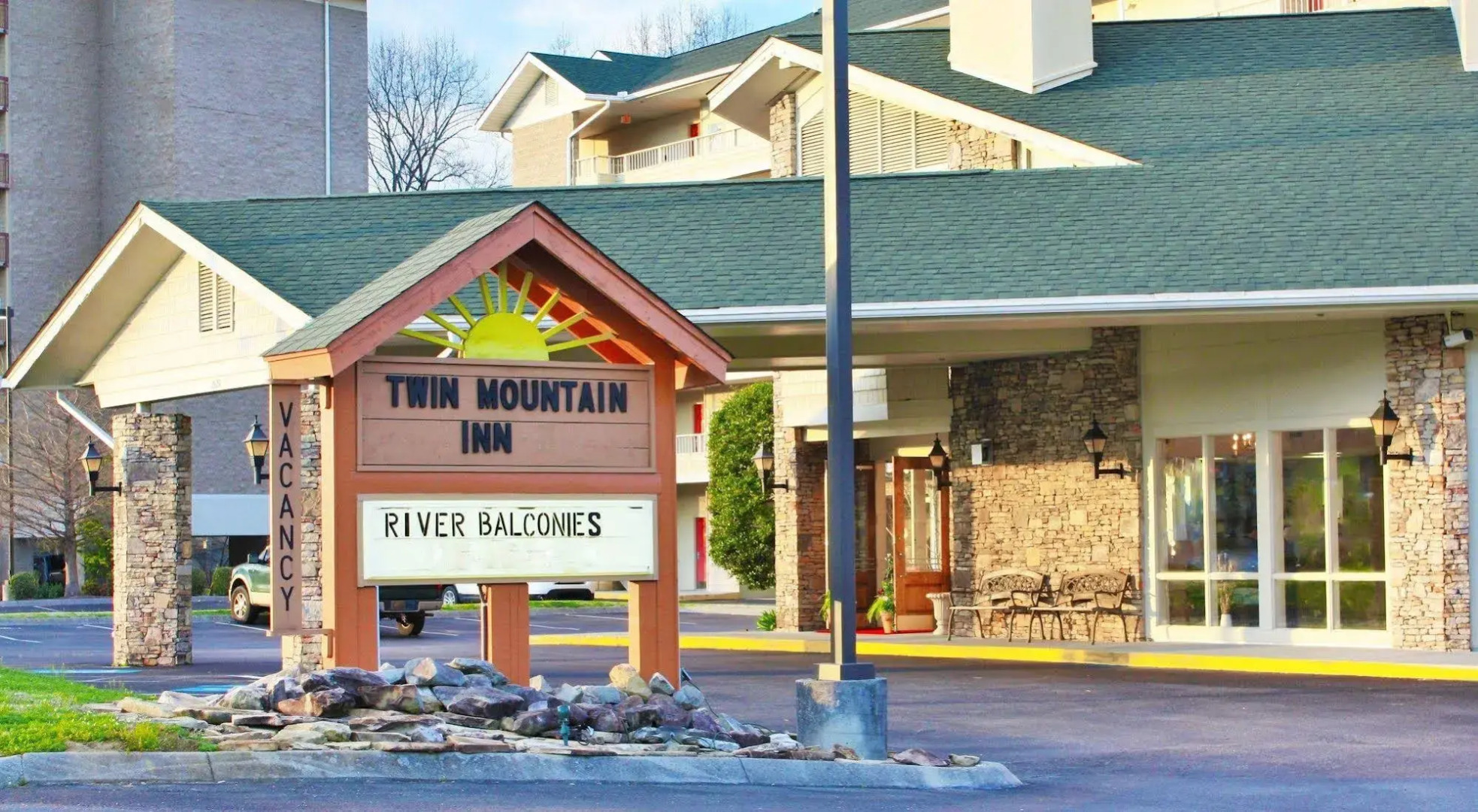 Twin Mountain Inn & Suites
