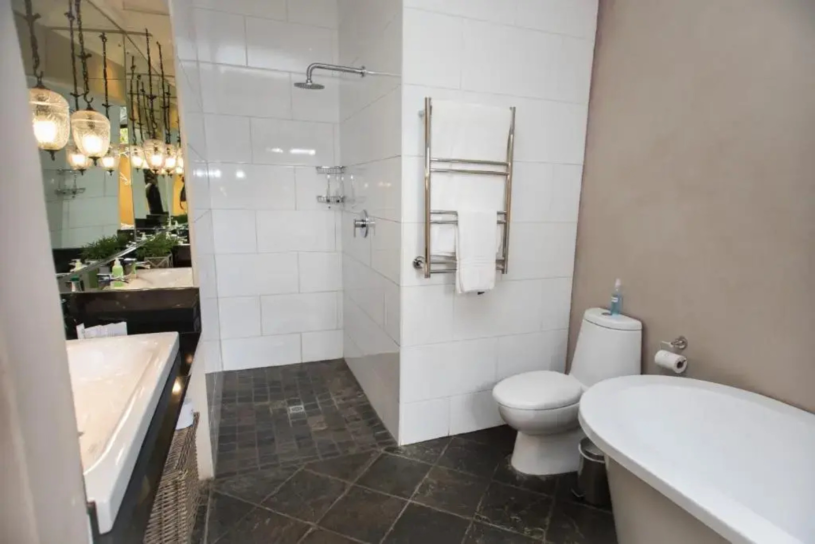 Godiva Spa & Guesthouse