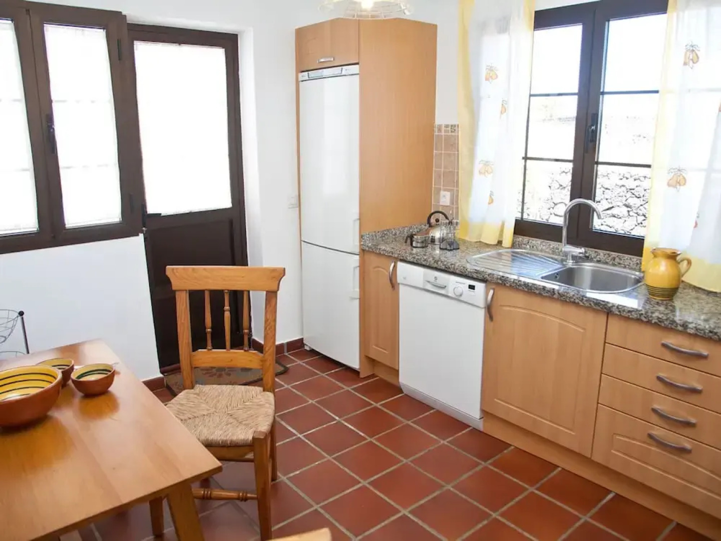 Spacious Villa in San Bartolomé With Swimming Pool