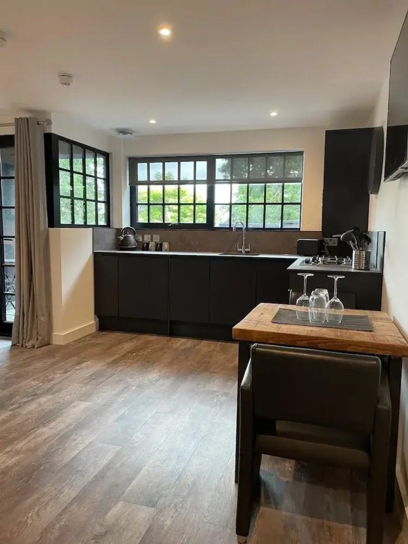 Booking Urban - Halstead