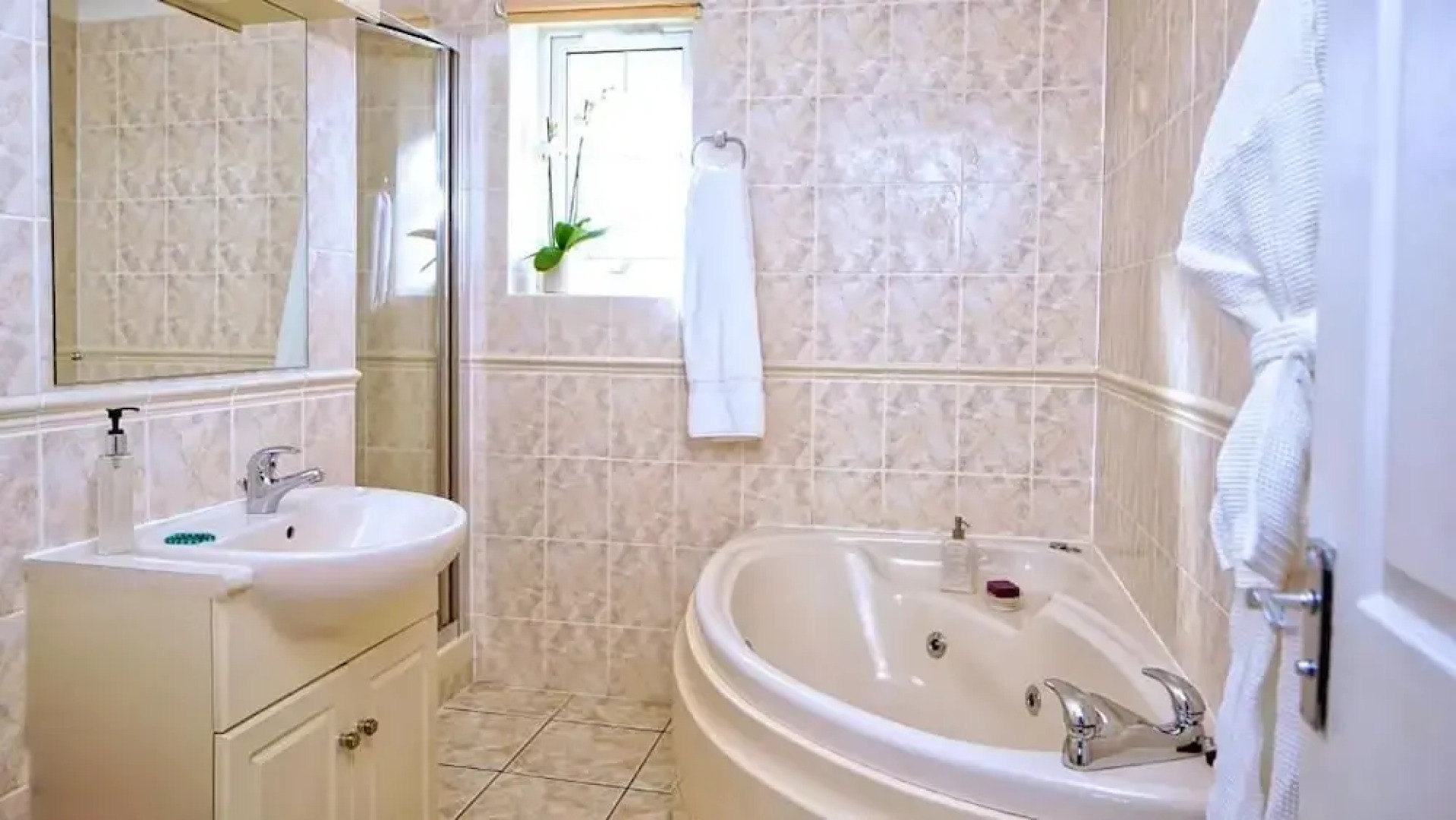 Atlantic Reach Resort