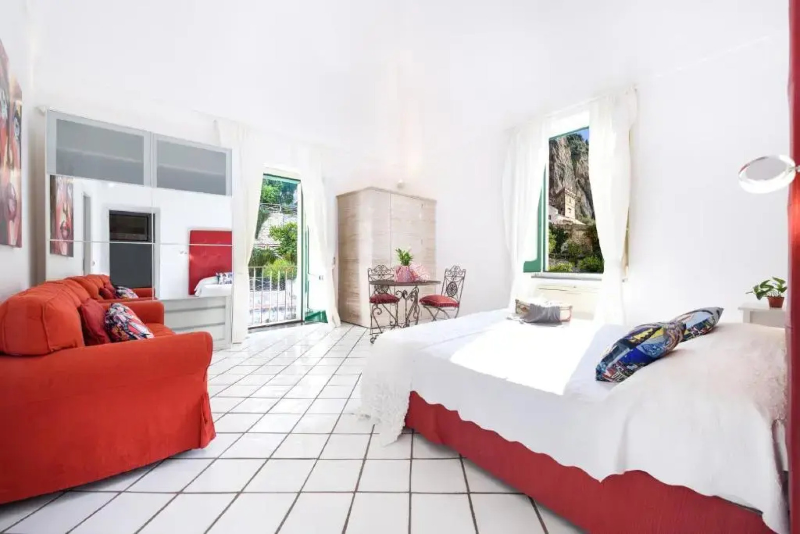 Paper Apartment with Pool