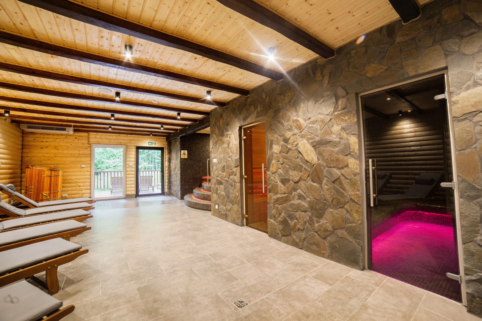 Hotel Dworek Wapionka