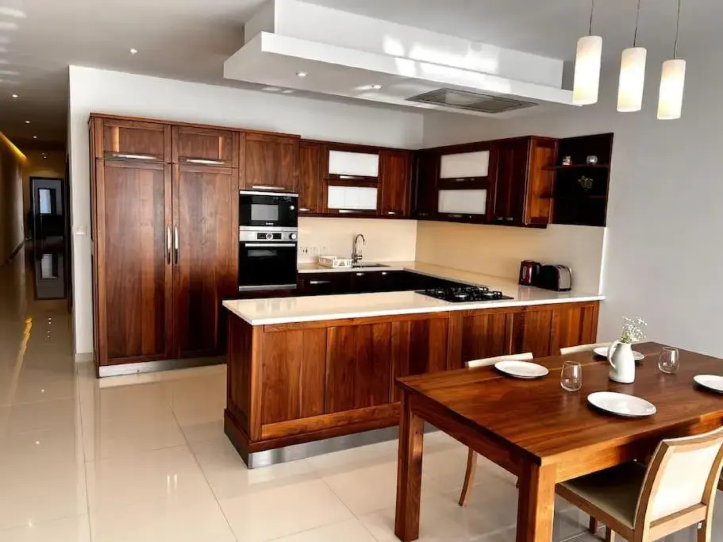 Viewline SeaView Modern 3 Bedroom Apartment