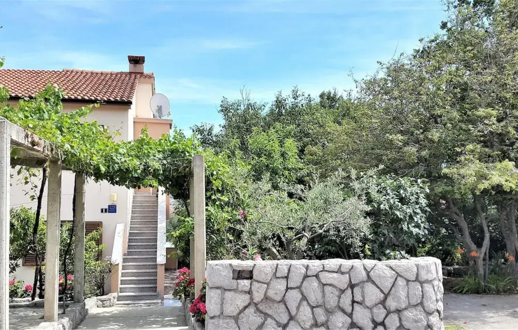 Beautiful Home in Kornic With Wifi and 3 Bedrooms