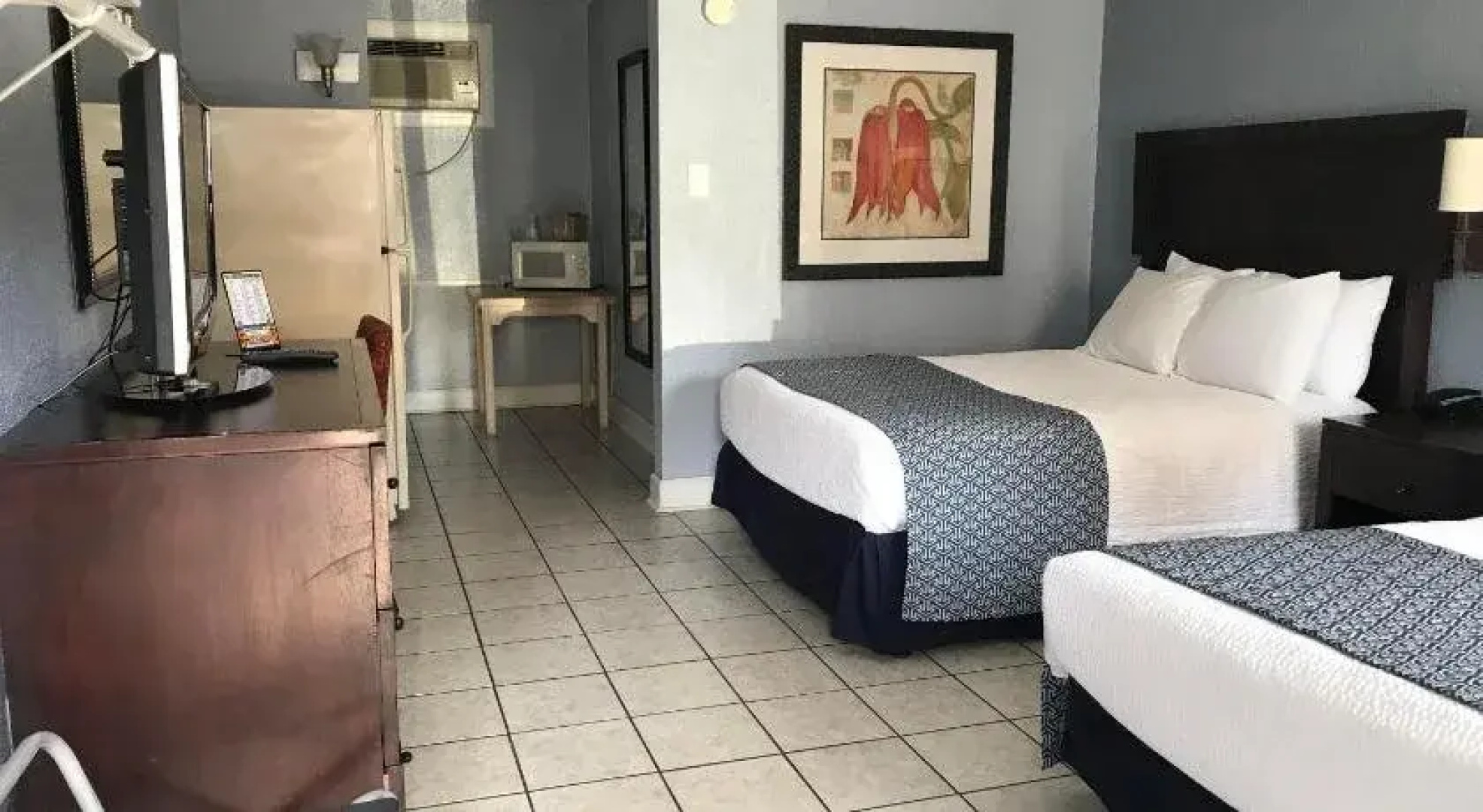 Edge Water Inn