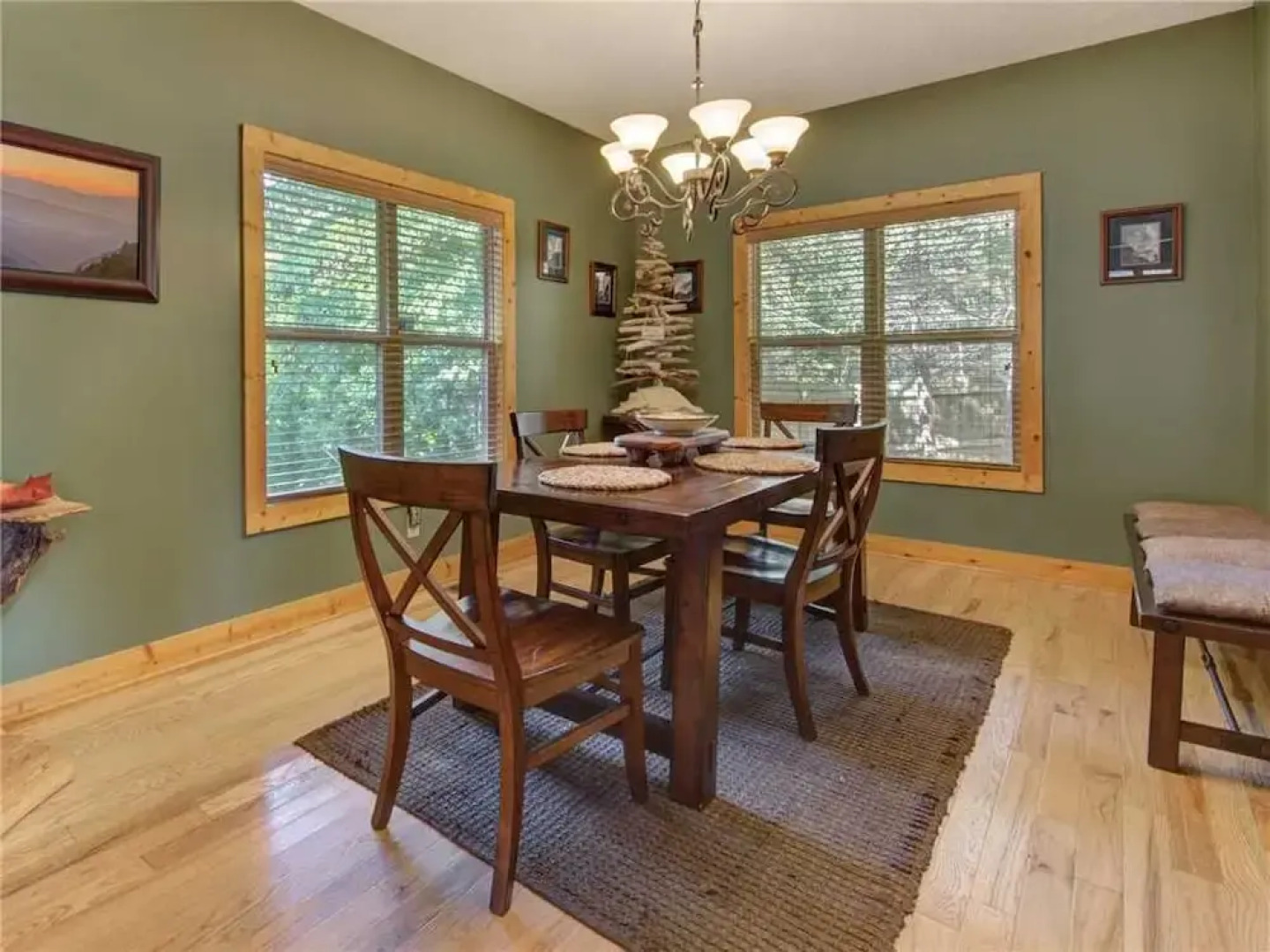 Riversound Romance 2 Bedroom Home with Hot Tub