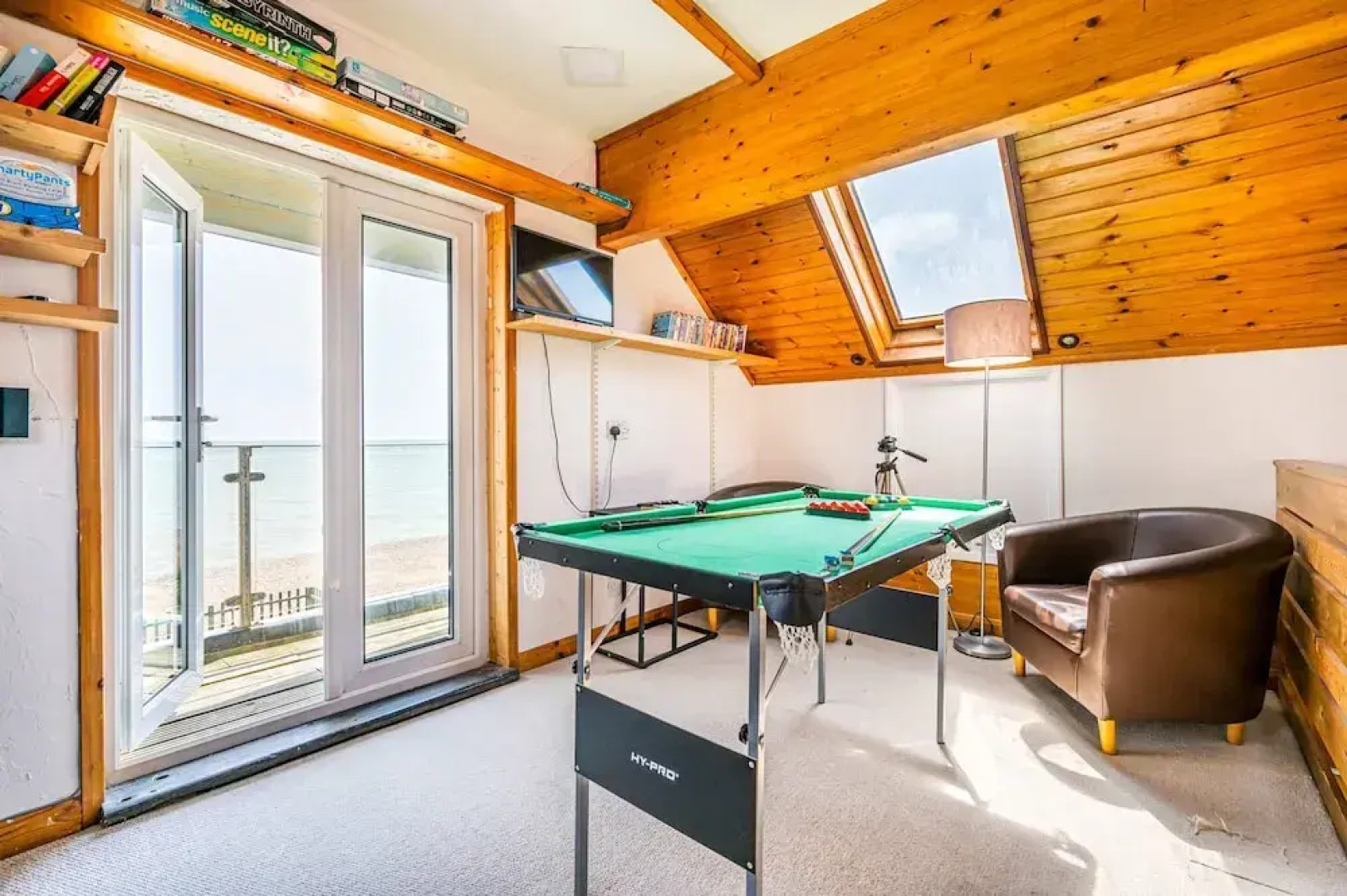 Family Beachfront House With 2 Kayaks Sleeps 10