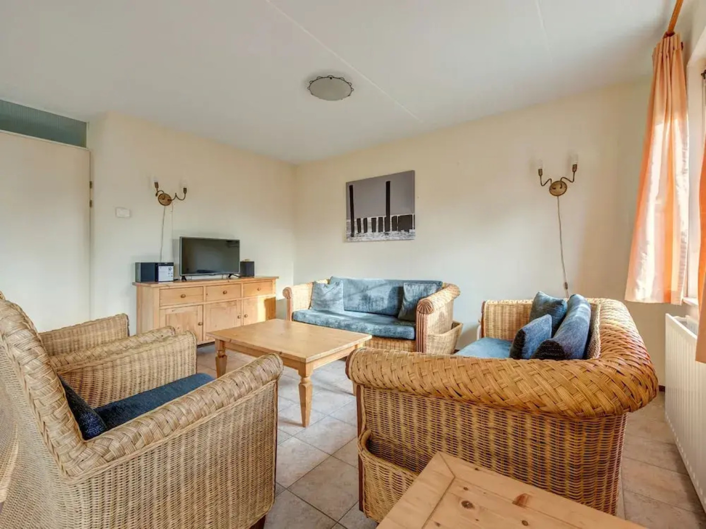 Thatched Villa With Dishwasher, sea at 1 km. in Domburg