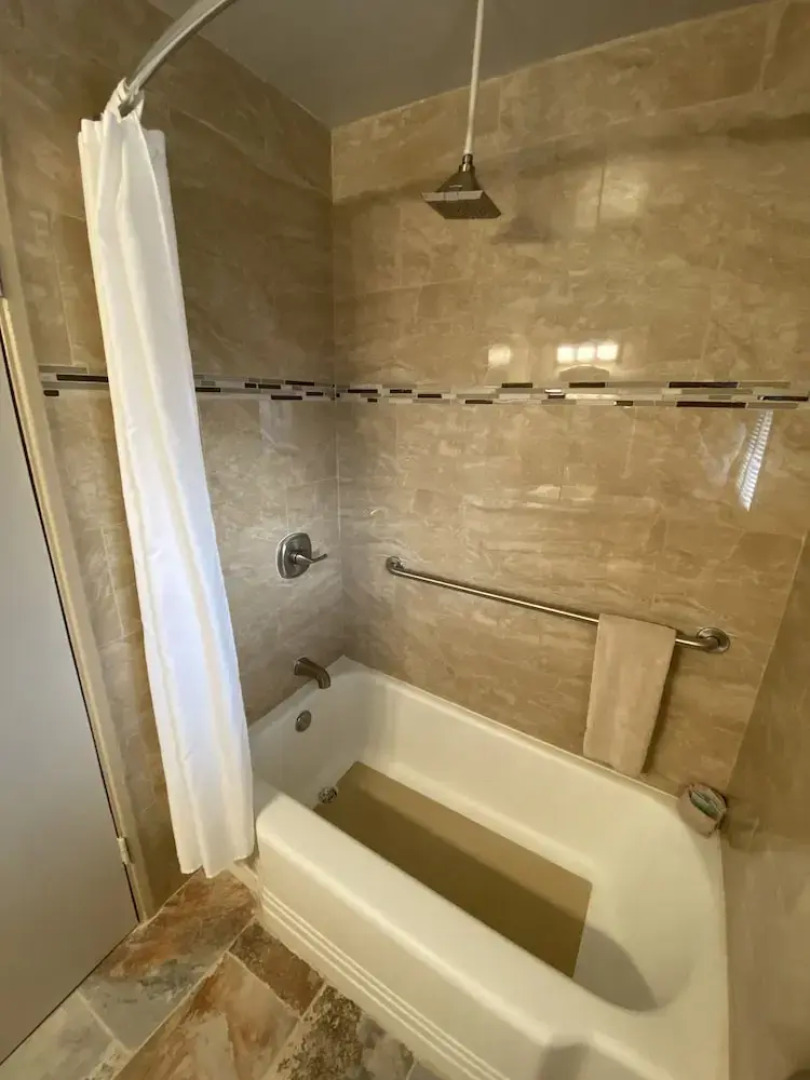 Rainbow Inn & Cottages