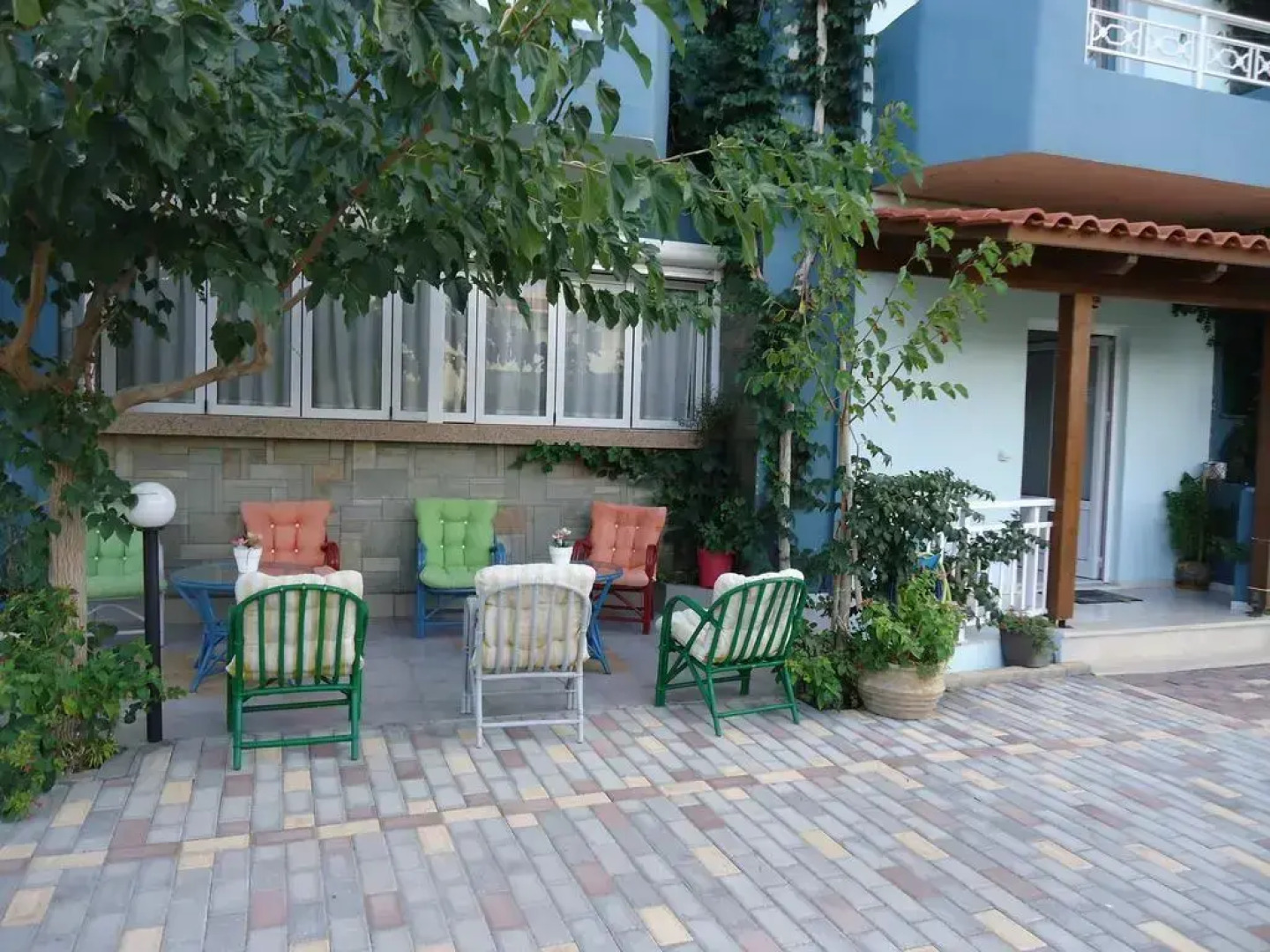 Saloustros Apartments