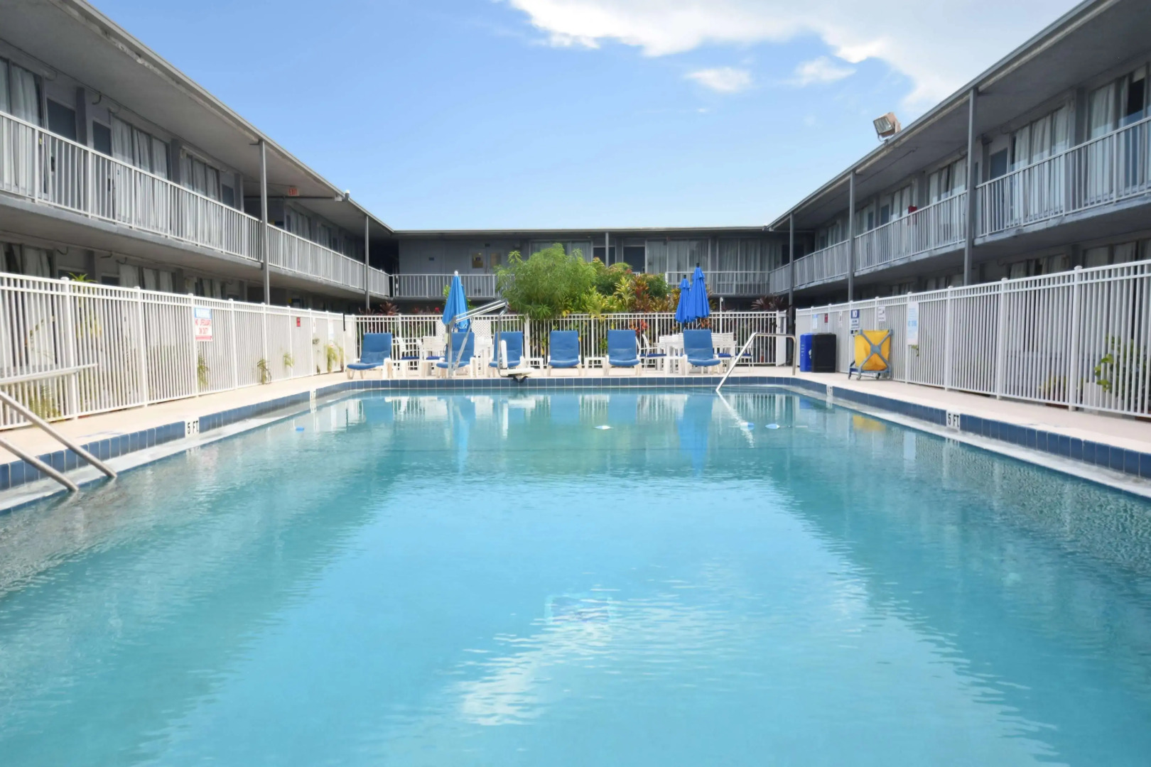 Days Inn by Wyndham Stuart