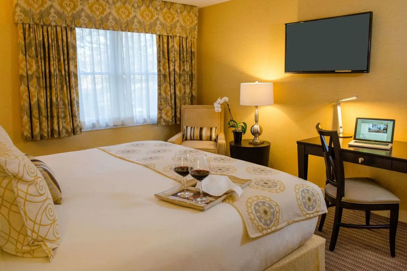 Airlie Hotel
