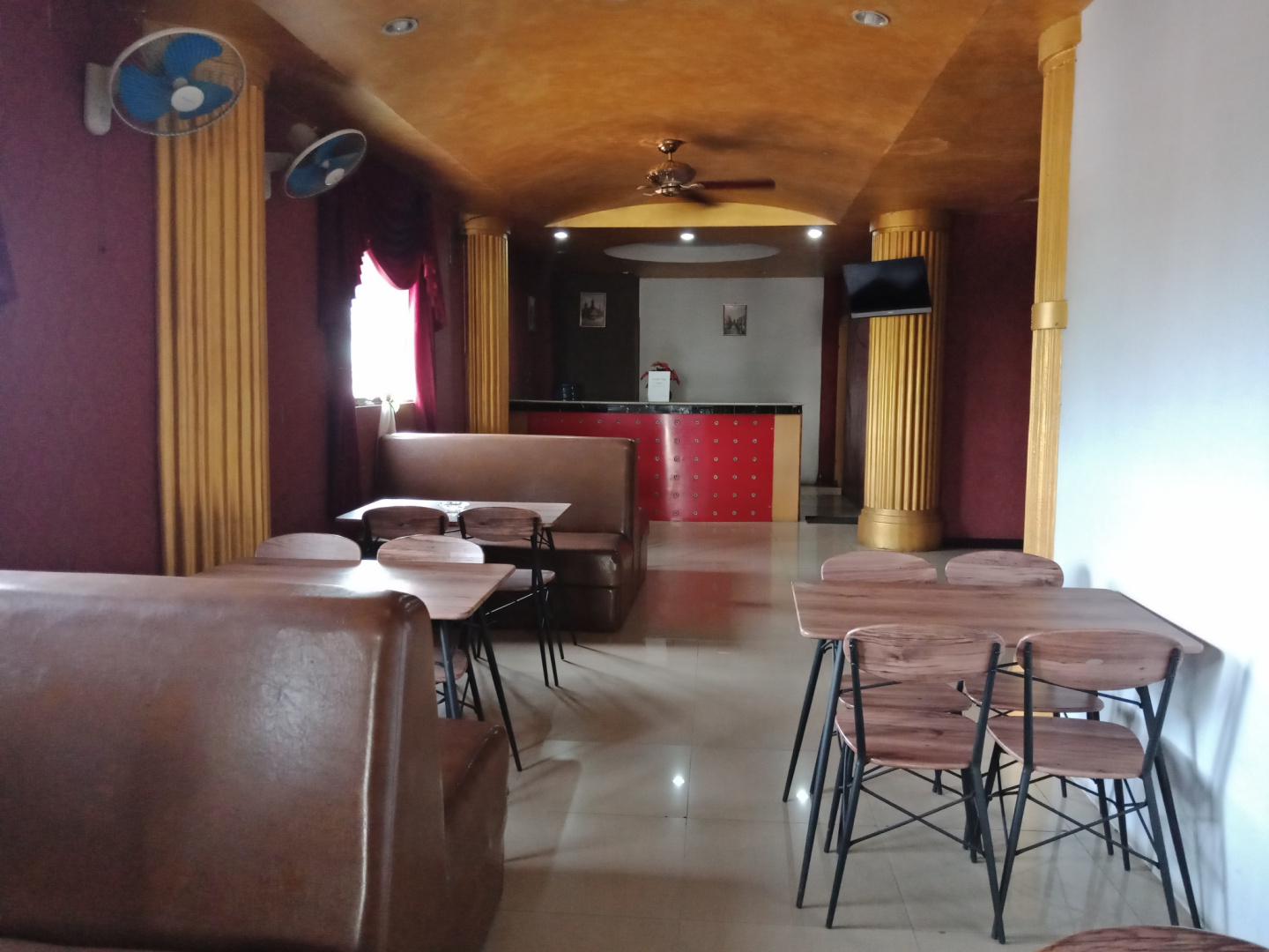OYO 2574 Z Suites Hotel