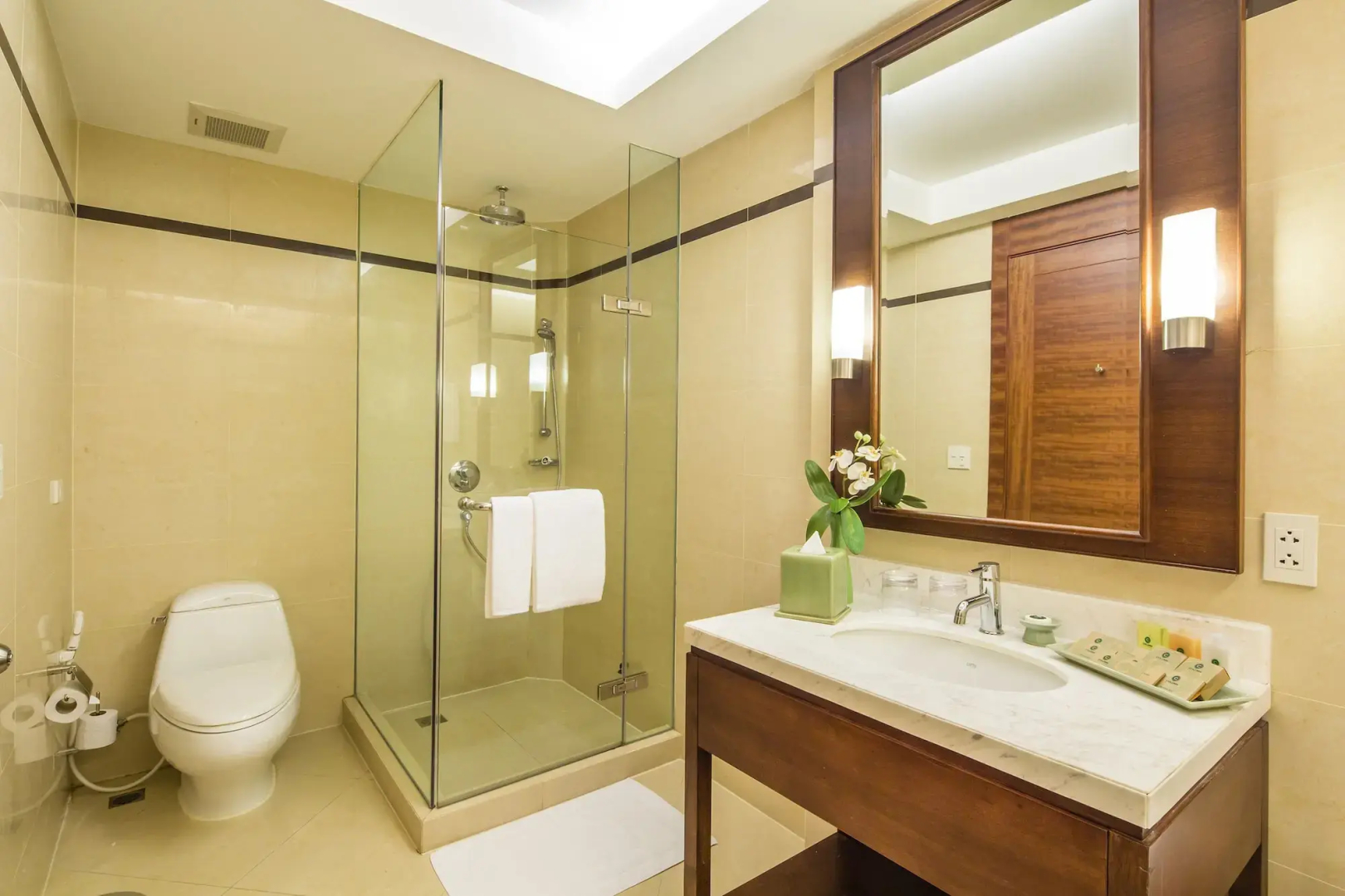 Отель Column Bangkok Hotel