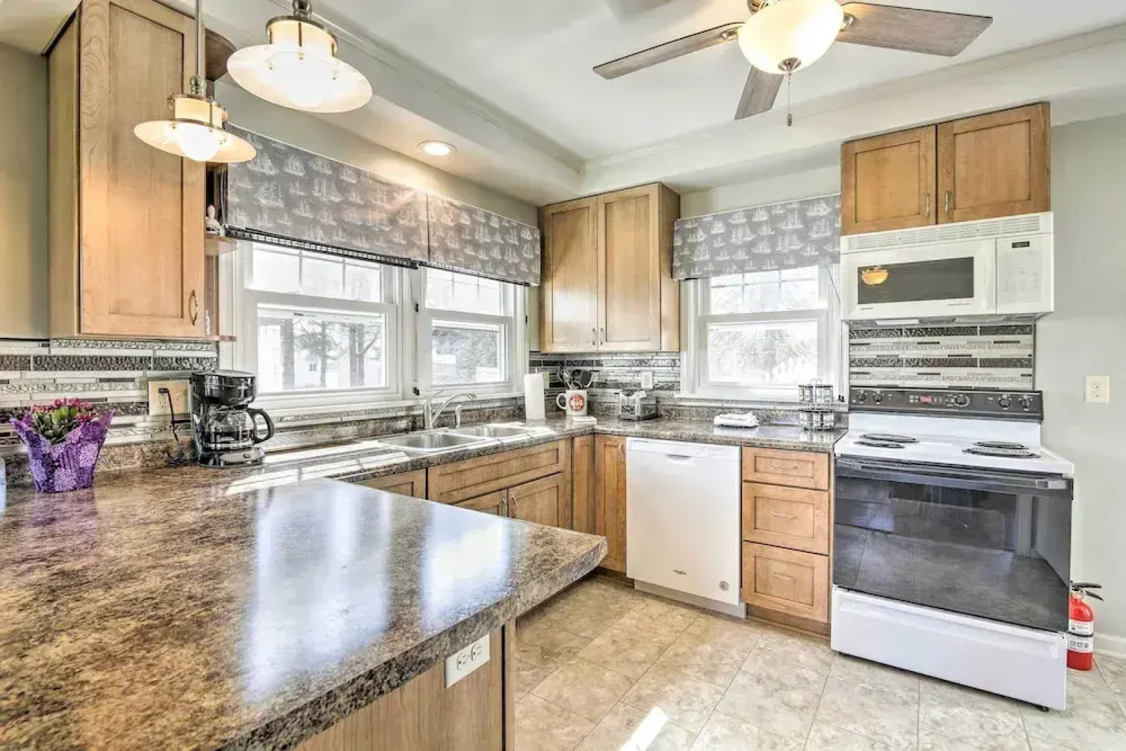 Modern Sturgeon Bay Home by Potawatomi State Park!