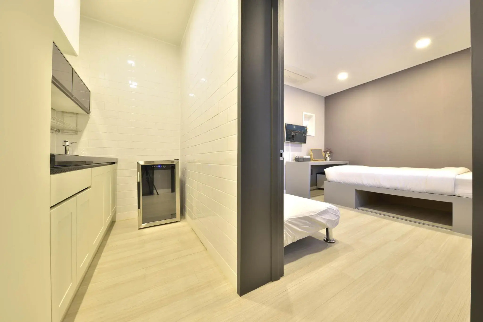 WITH U Hotel & Guesthouse