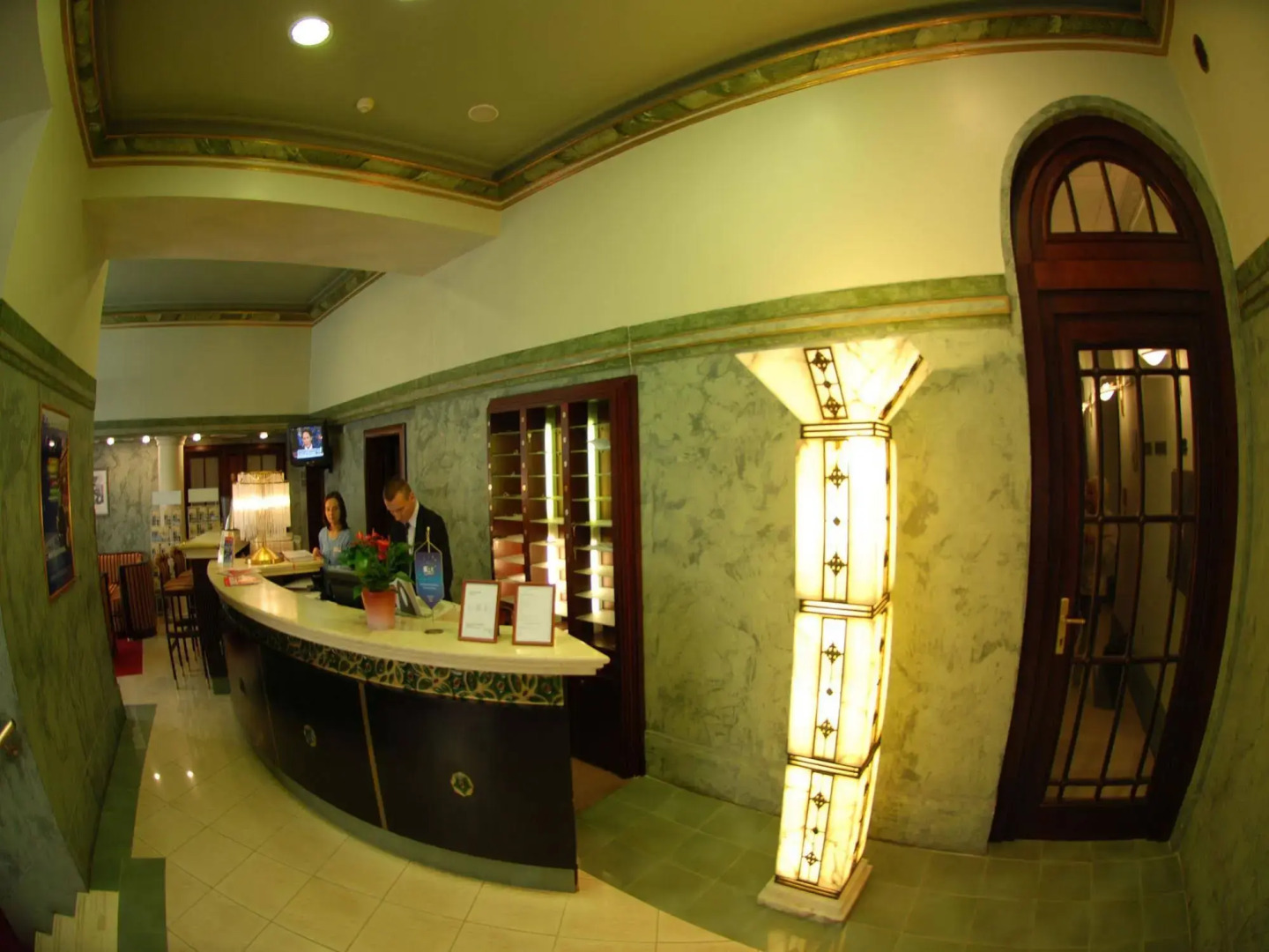 EA Hotel Royal Esprit