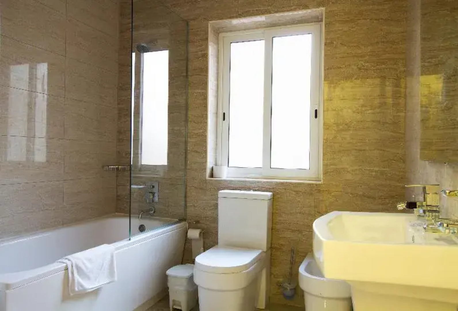 Blubay Apartments by ST Hotel