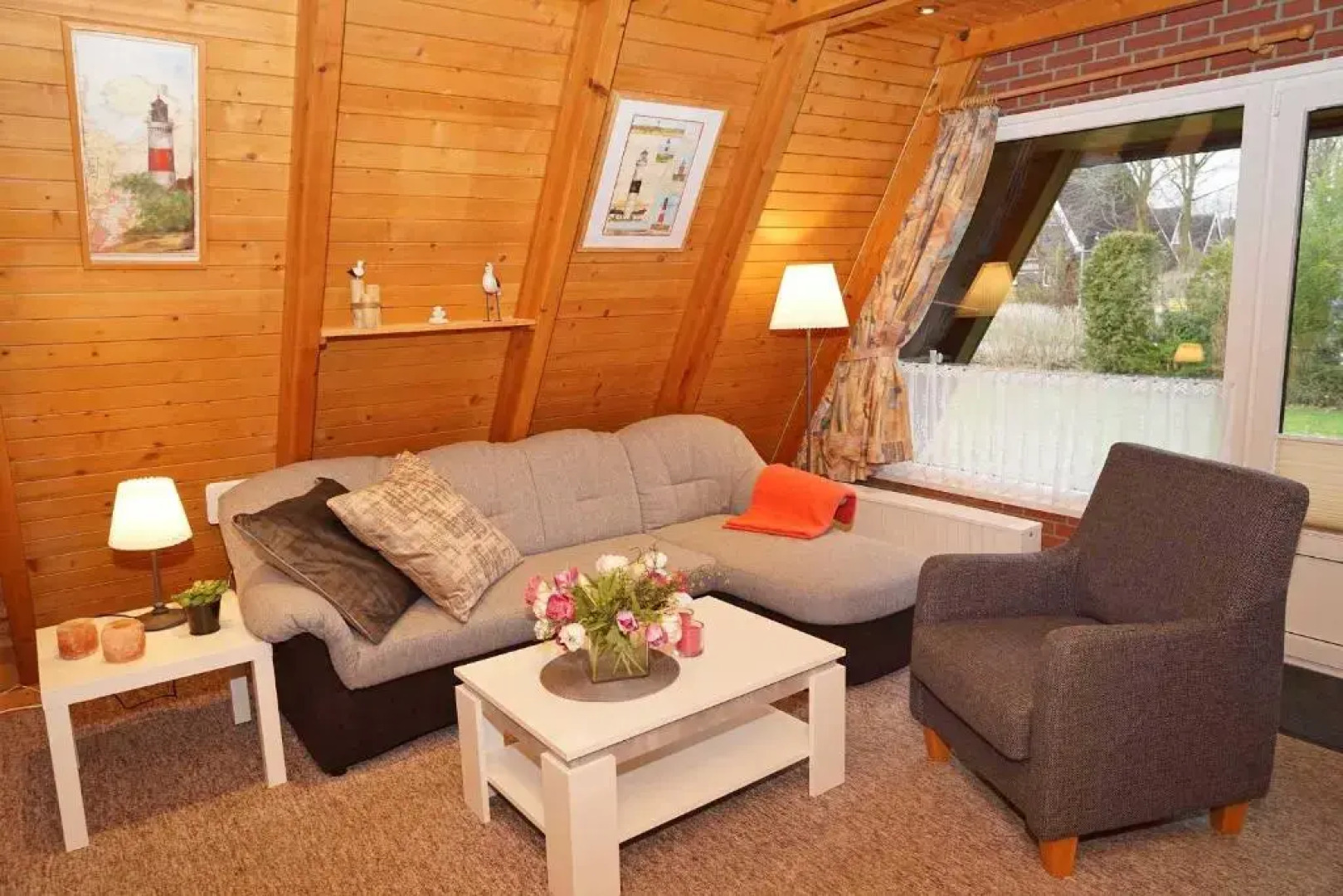 Zeltdachhaus mit W_LAN _ 2 x TV