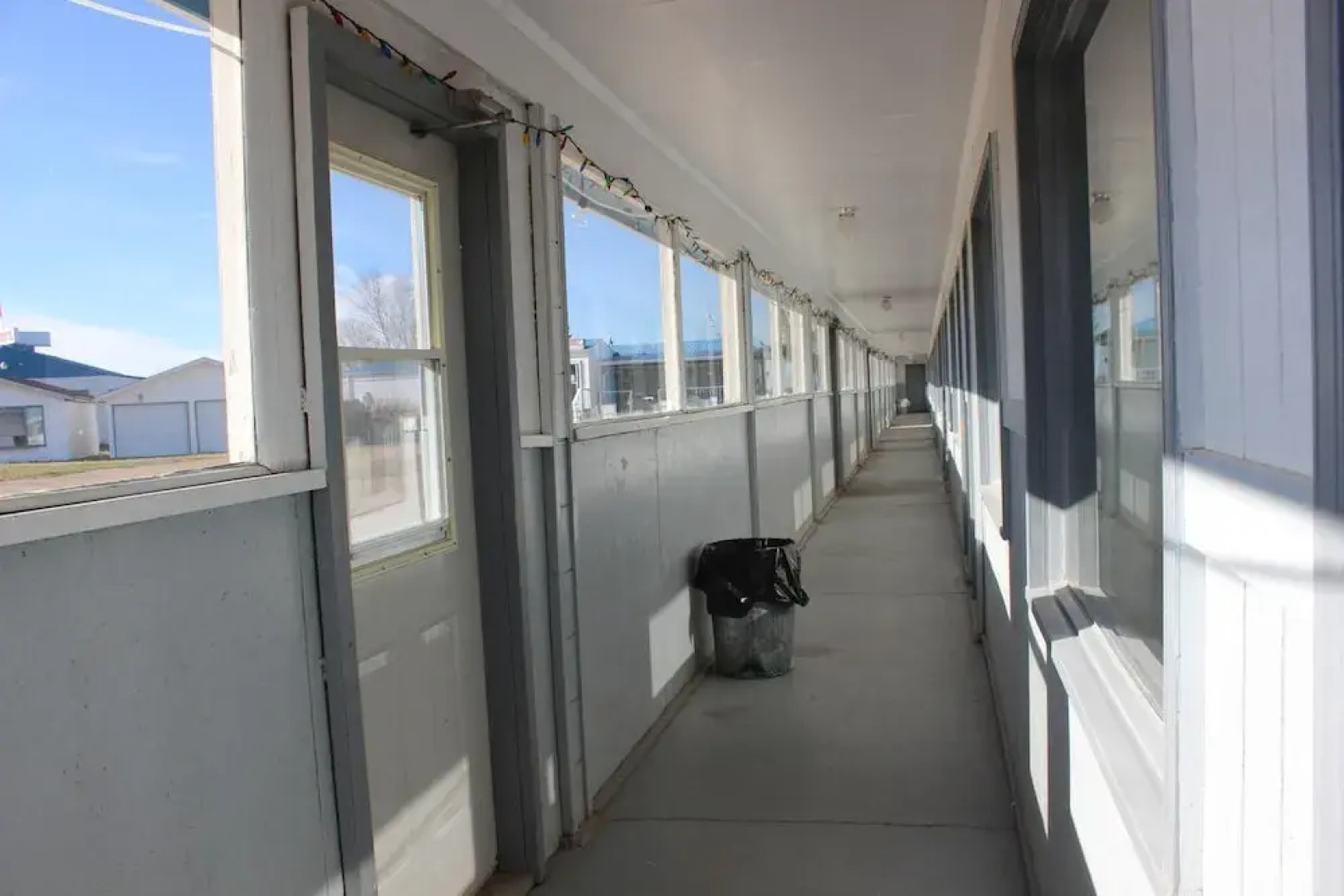 Raval Paradise Motel & RV Park