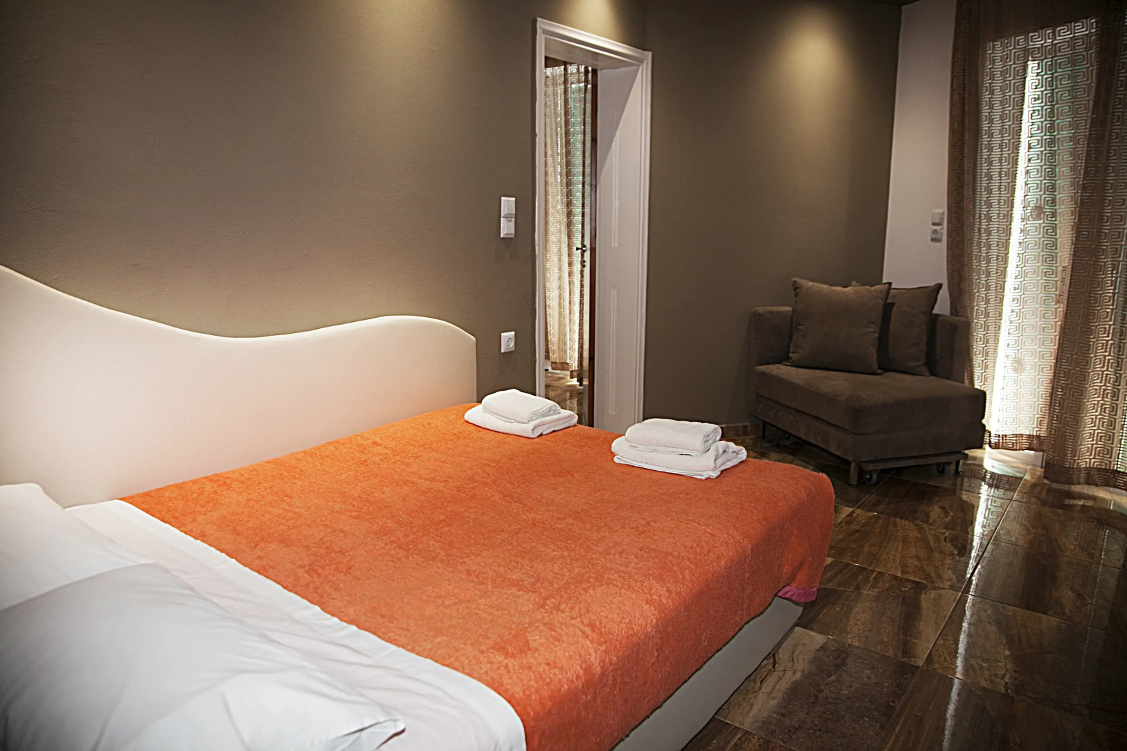 Zeus Hotel