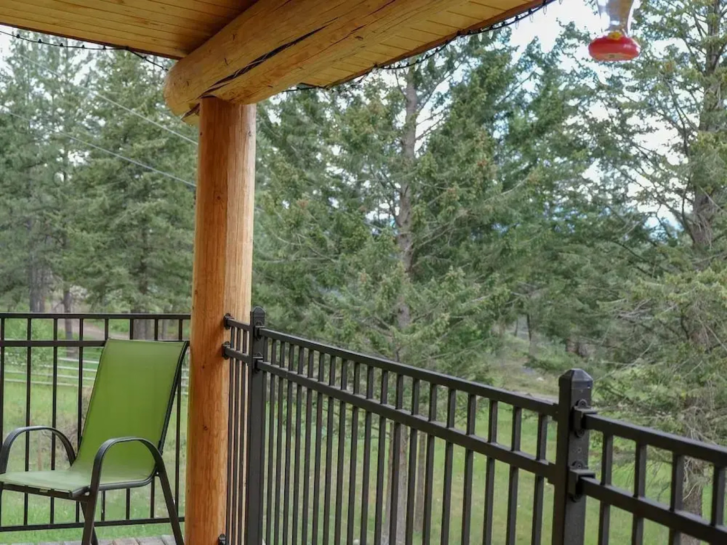 Beautiful Log Chalet Near Fernie, BC
