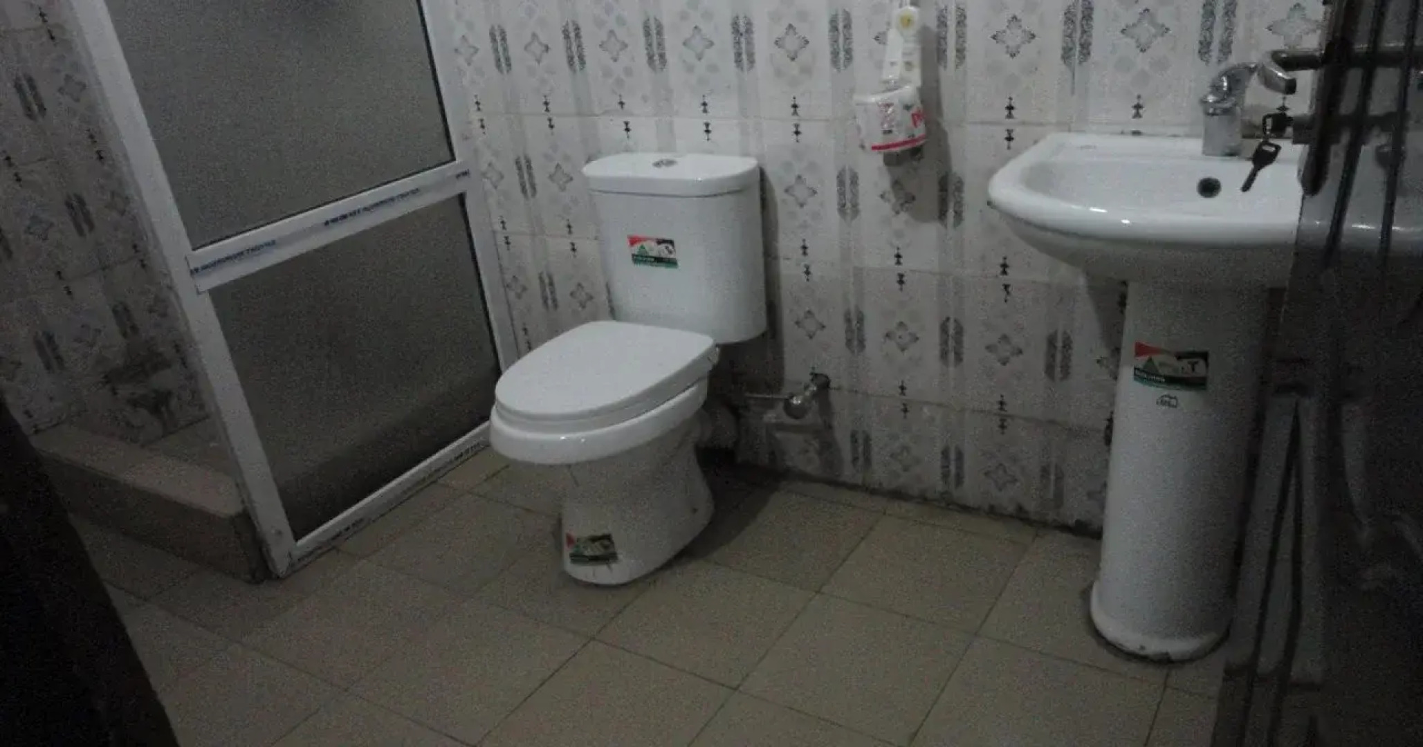 Moongate Hotel and Suites, Obantoko