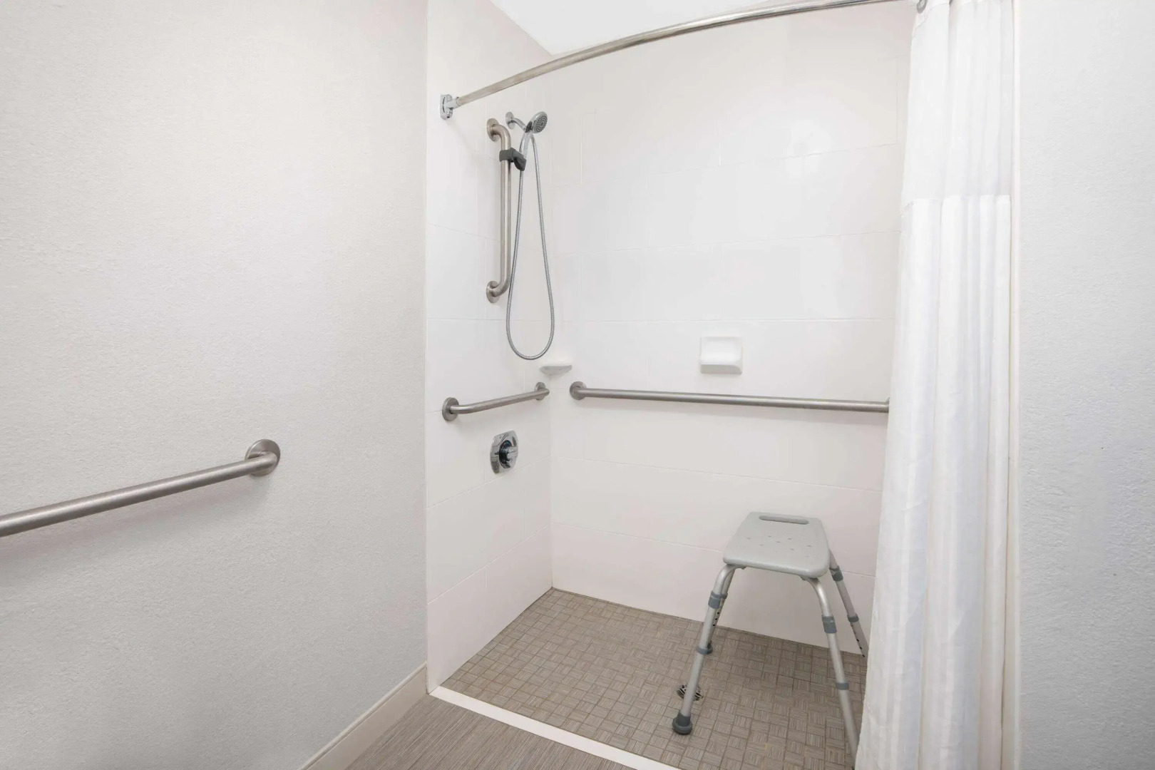 La Quinta Inn & Suites by Wyndham Atlanta Airport South