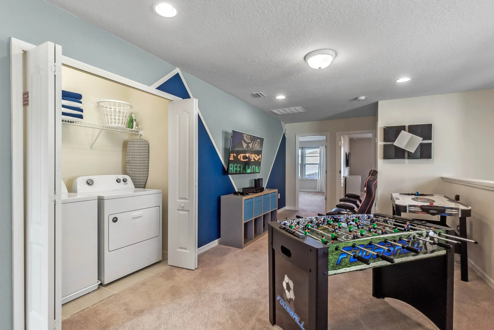 5 Bedrooms / 4.5 Bathrooms / Windsor at Westside (8917 SA), Kissimmee, US