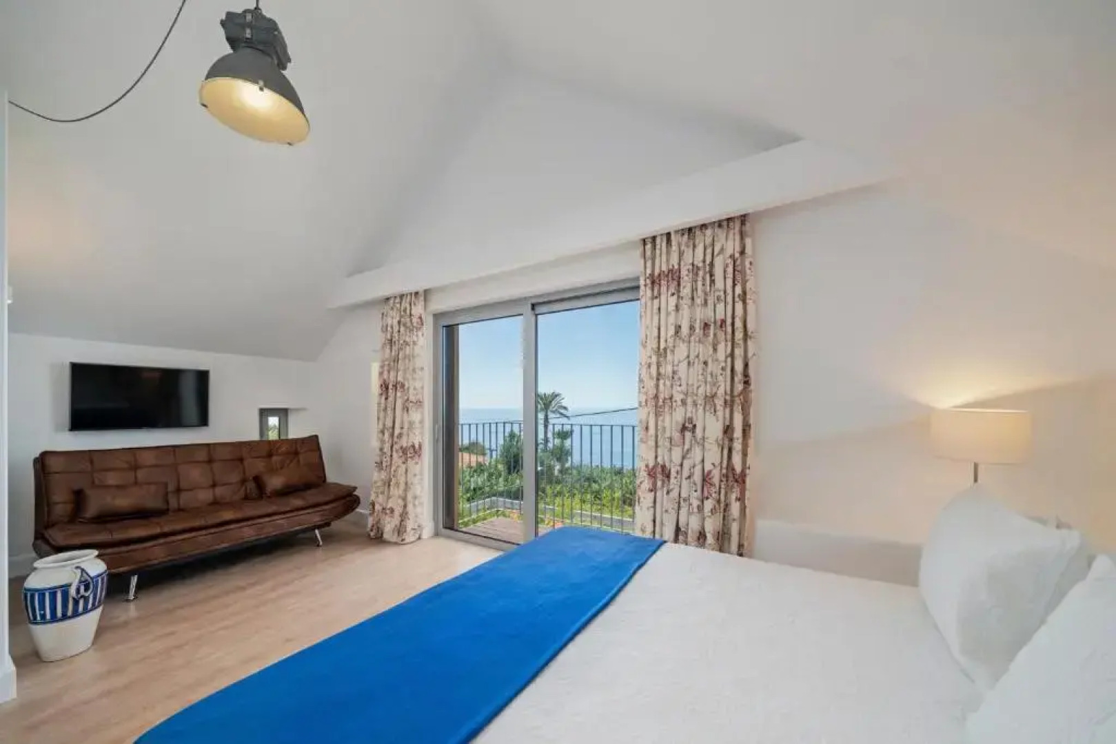 Villa do Mar IV by OurMadeira