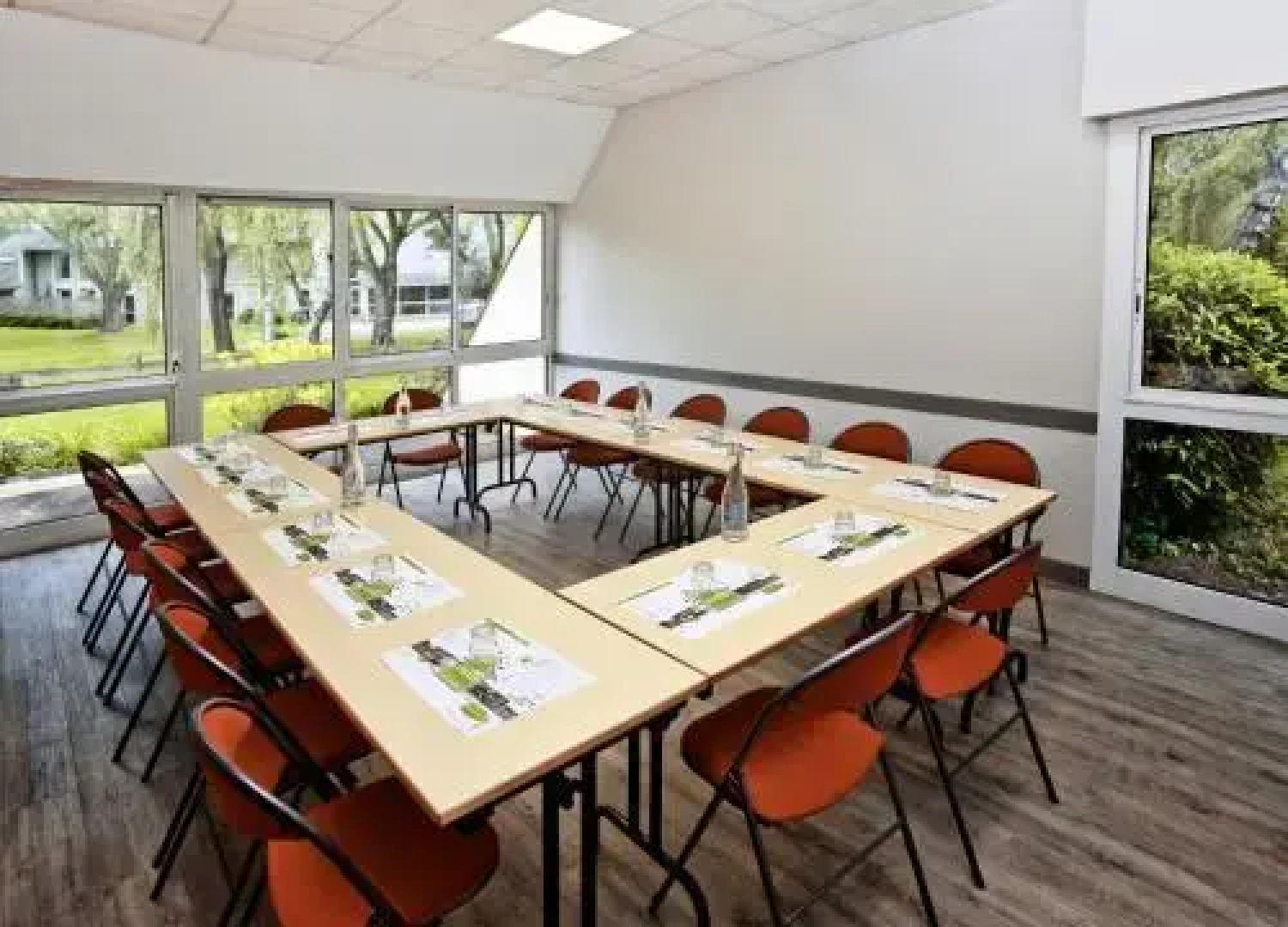 Ethic Etapes Lac De Maine