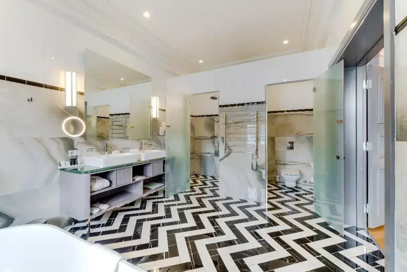 Отель Grand Poet Hotel by Semarah