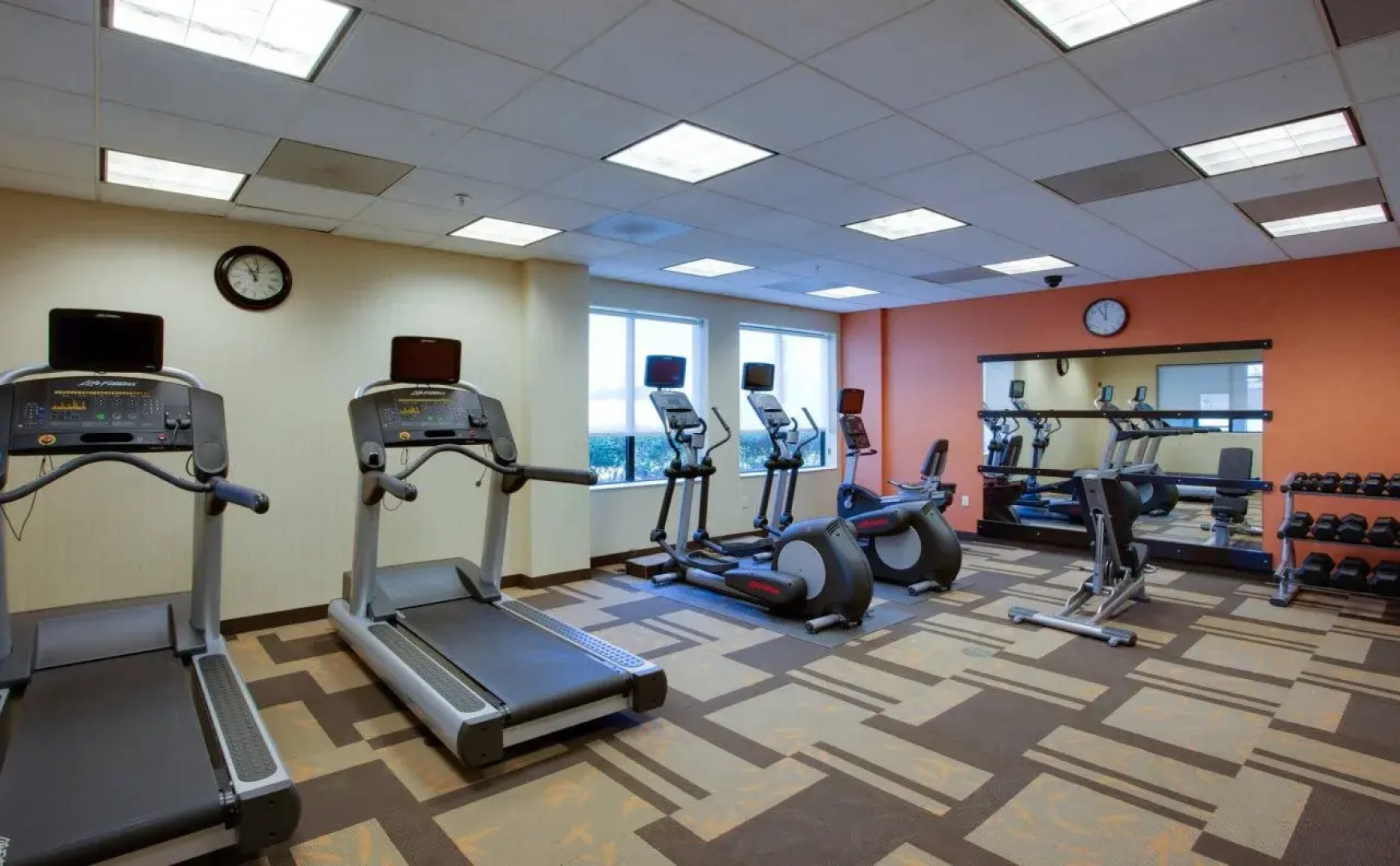 Courtyard by Marriott Republic Aprt Long Island/Farmingdale
